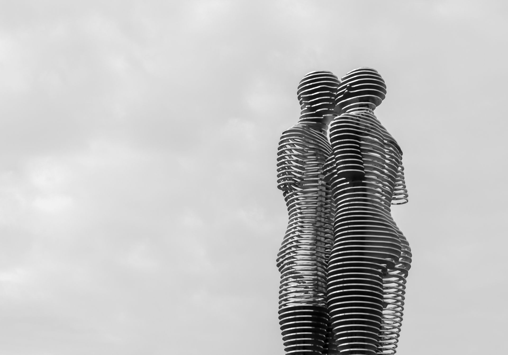 Ali and Nino Statue